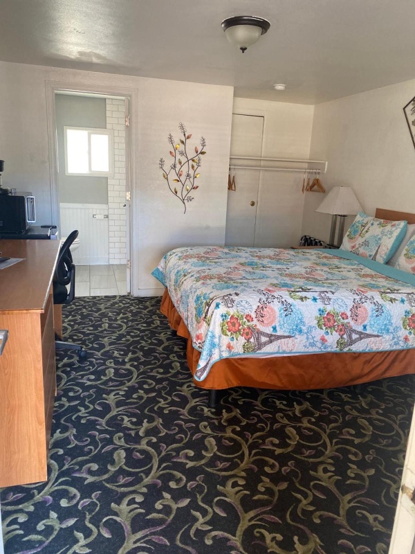 Holiday Motel Bend Main image