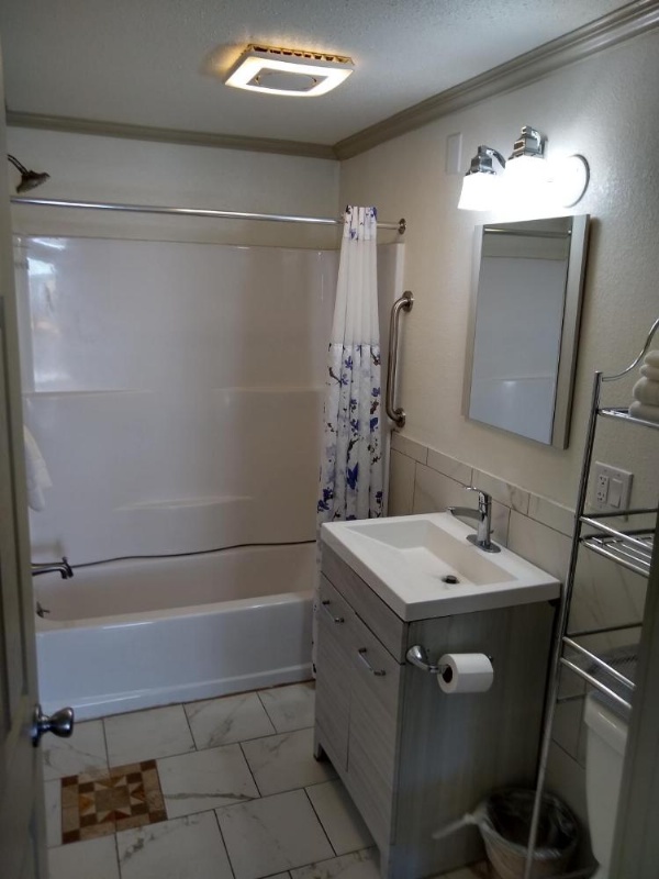 Holiday Motel Bend image 41