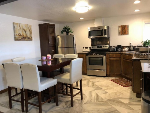 Holiday Motel Bend image 74