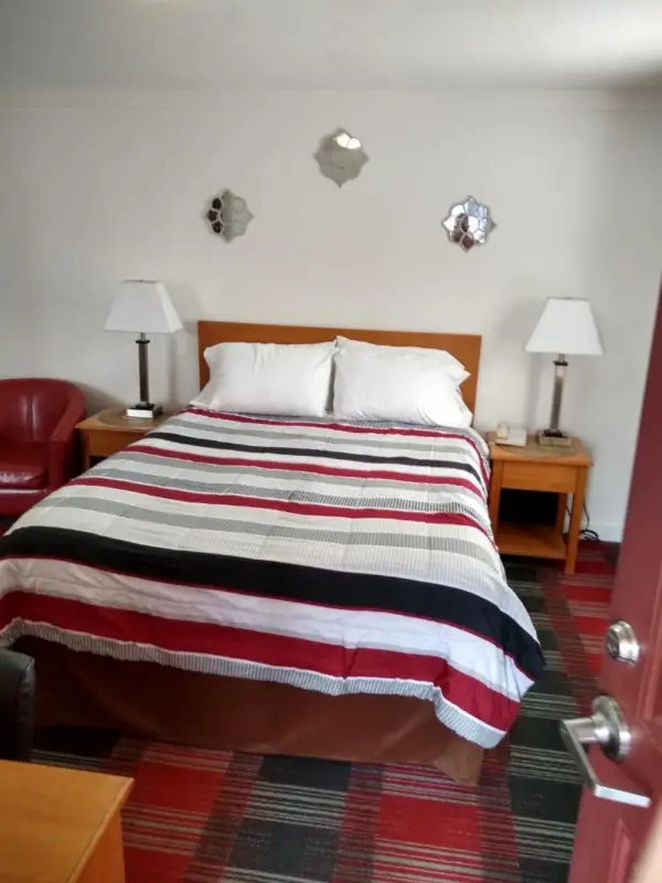 Holiday Motel Bend 10