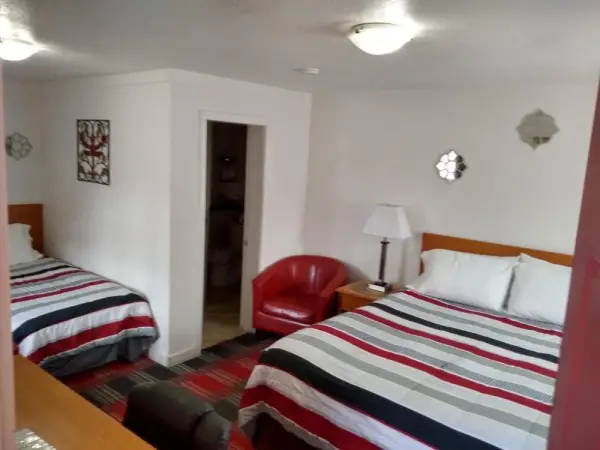 Holiday Motel Bend 9